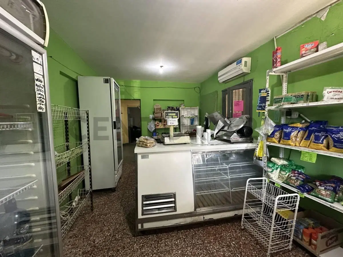 141 ENTRE 526 Y 527, CASA EN VENTA DE 3 DORMITORIOS CON LOTE DE 600M2, SAN CARLOS. 4