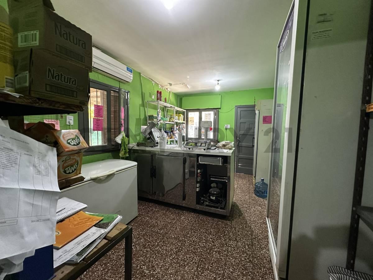 Foto de CASA EN VENTA DE 3 DORMITORIOS CON LOTE DE 600M2, 141 ENTRE 526 y 527, imagen 5