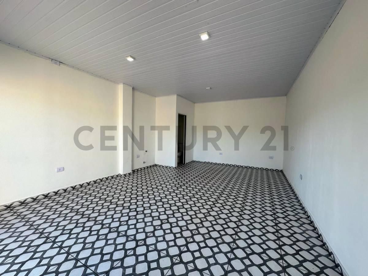 Foto de 238 ENTRE 496 Y 498 - CASA DE 2 DORMITORIOS + 2 LOCALES EN VENTA, RUTA, imagen 2