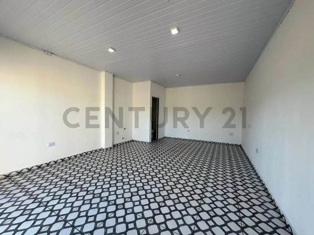 238 ENTRE 496 Y 498 - CASA DE 2 DORMITORIOS + 2 LOCALES EN VENTA, RUTA 2 KM 52, ABASTO. 2