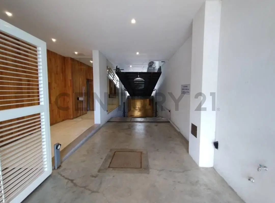 12 entre 42 y 43 - COCHERA CUBIERTA EN VENTA LA PLATA 4