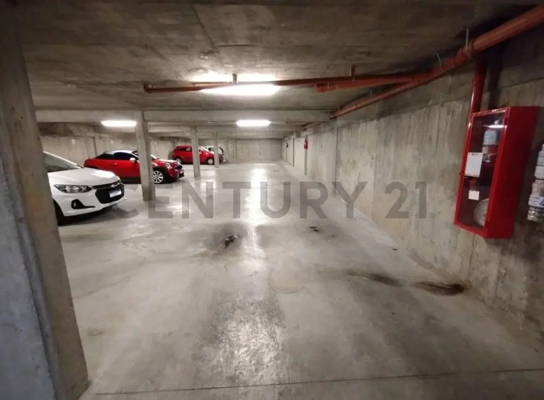 12 entre 42 y 43 - COCHERA CUBIERTA EN VENTA LA PLATA 3