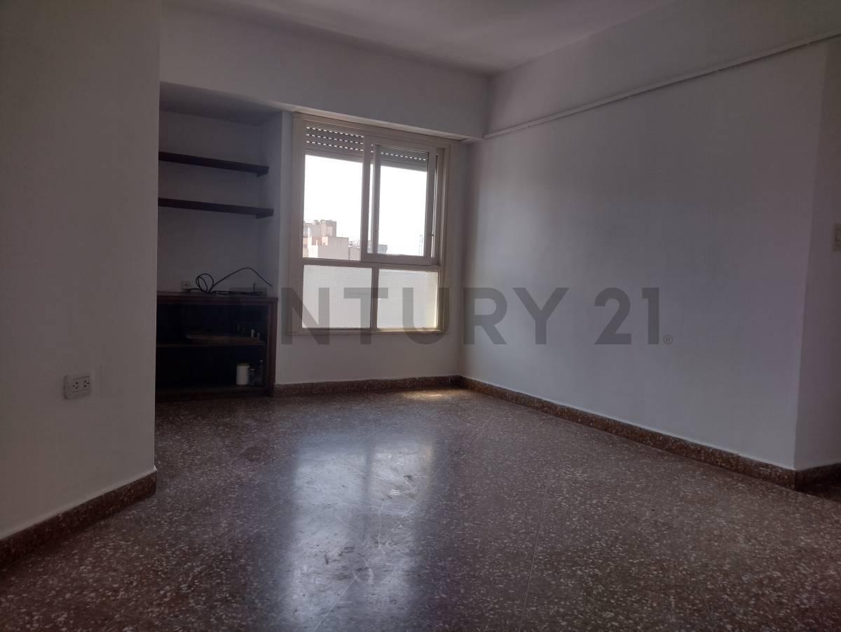 Calle 9 esquina diagonal 74 - Departamento en Alquiler