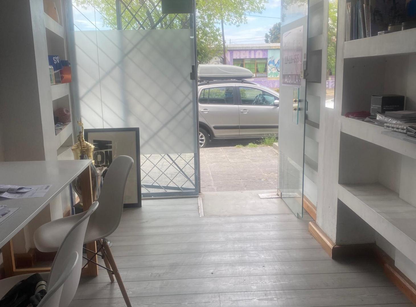 Foto de ALQUILER LOCAL COMERCIAL DIAGONAL 73 E/ 27 Y 28 (20 Mts), imagen 3