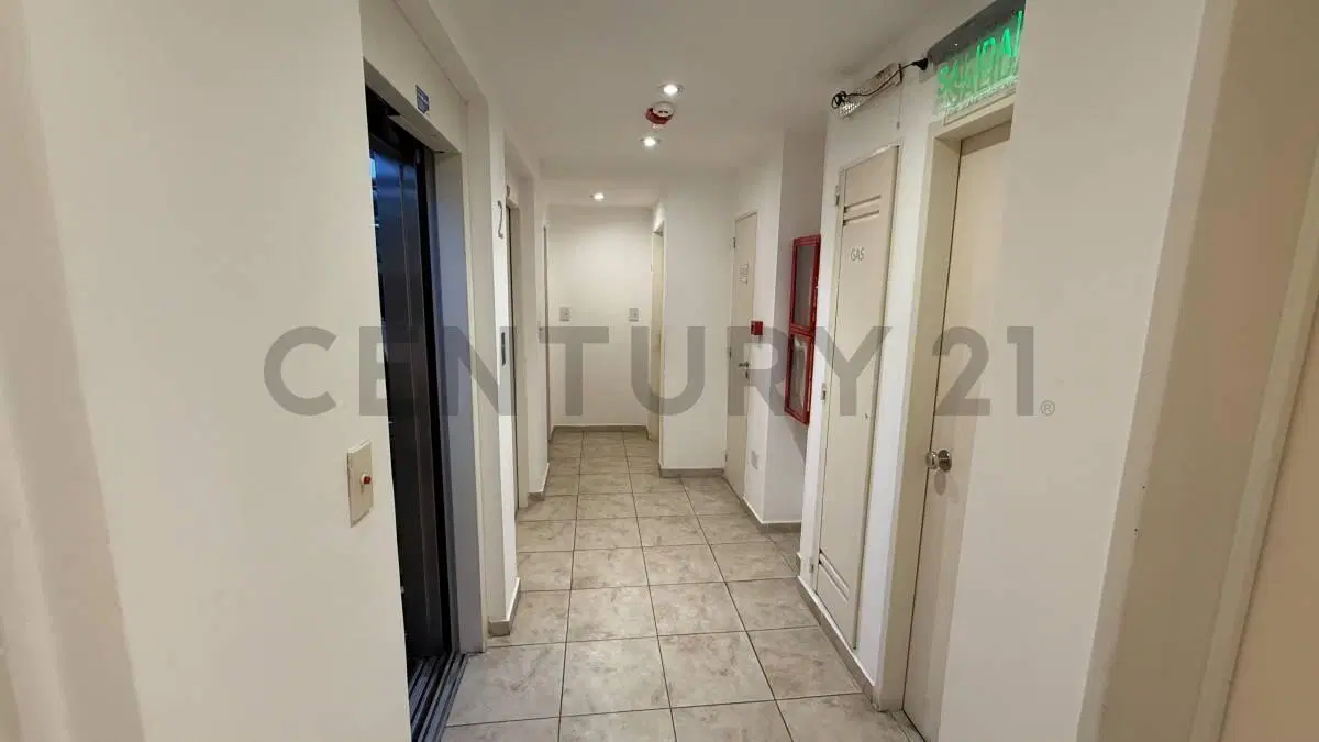MONOAMBIENTE EN VENTA- CALLE 43 ENTRE 12 Y 13 5
