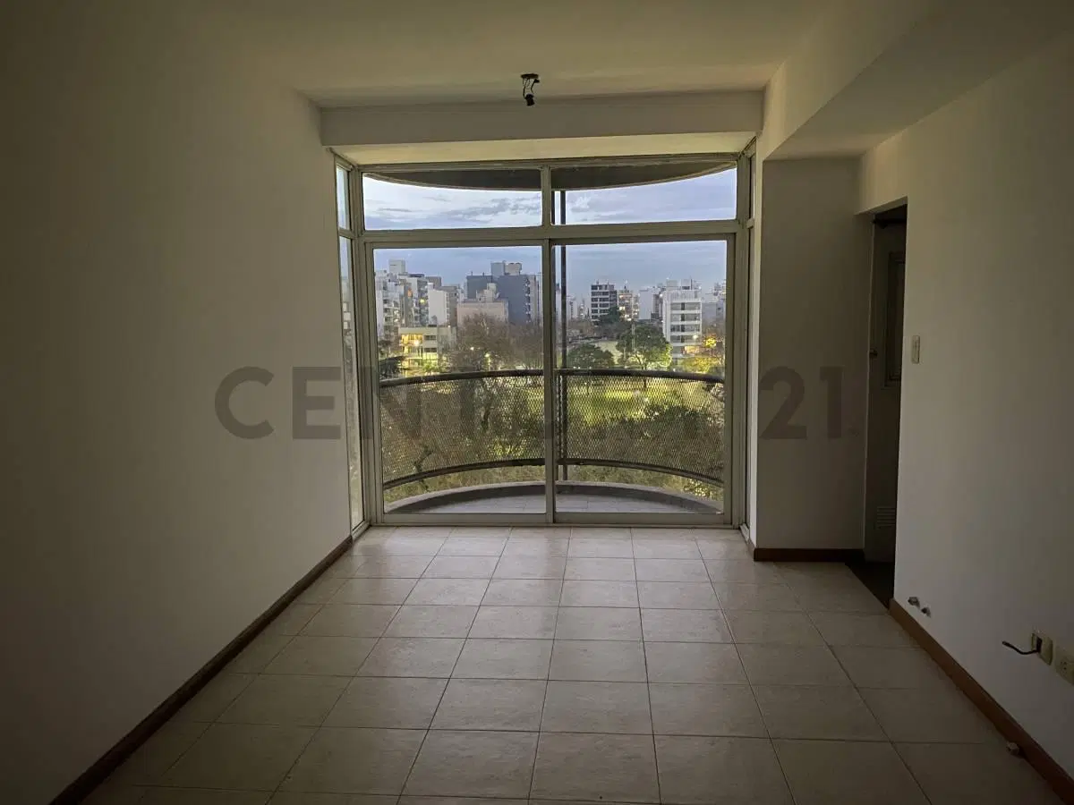 ALQUILER. PLAZA GUEMES 19 Y 38 2 DORMITORIOS Y BALCÓN 3