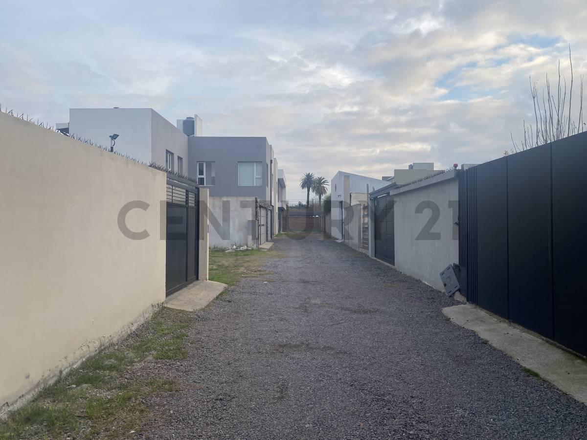 LOTE VENTA. 133 Y 34 BARRIO CERRADO 12X25
