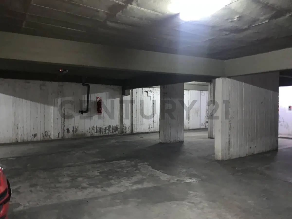 Avenida 13 y Plaza Paso Nº 568 - COCHERAS CUBIERTAS EN VENTA 3