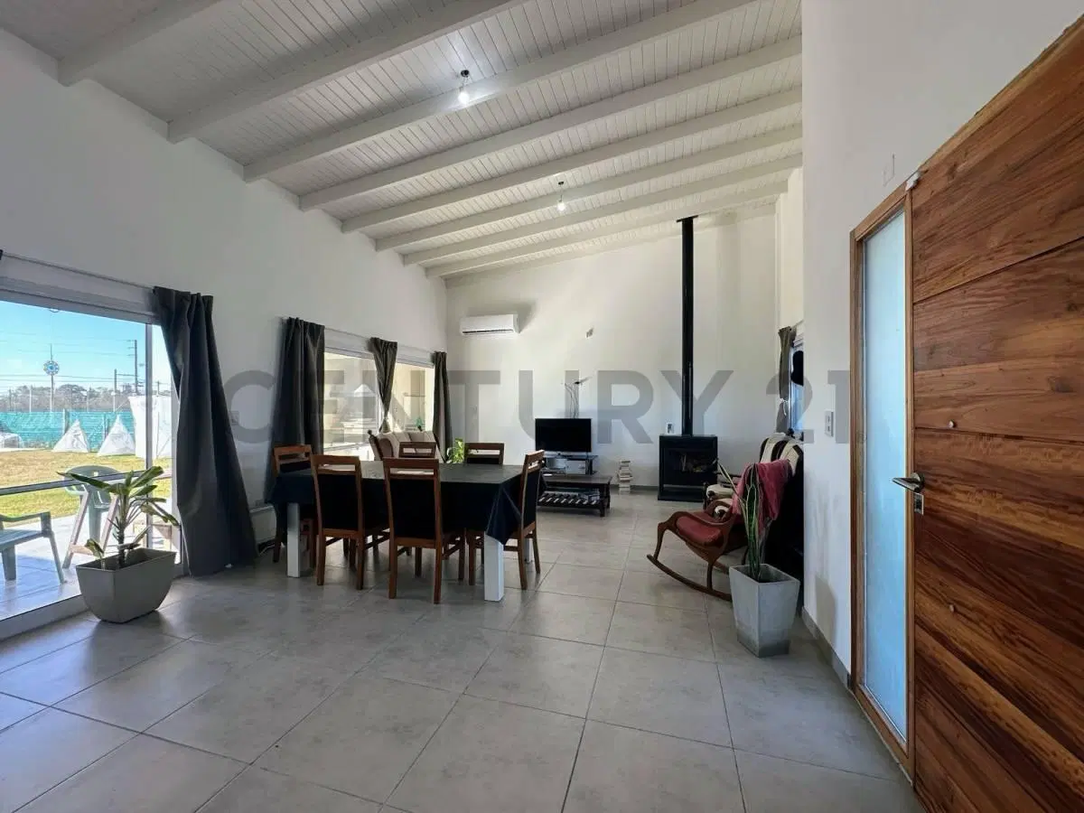 32 ENTRE 191 Y 195, CASA EN VENTA DE 2 DORMITORIOS Y PILETA, ALDEA DEL BOSQUE 2. 2