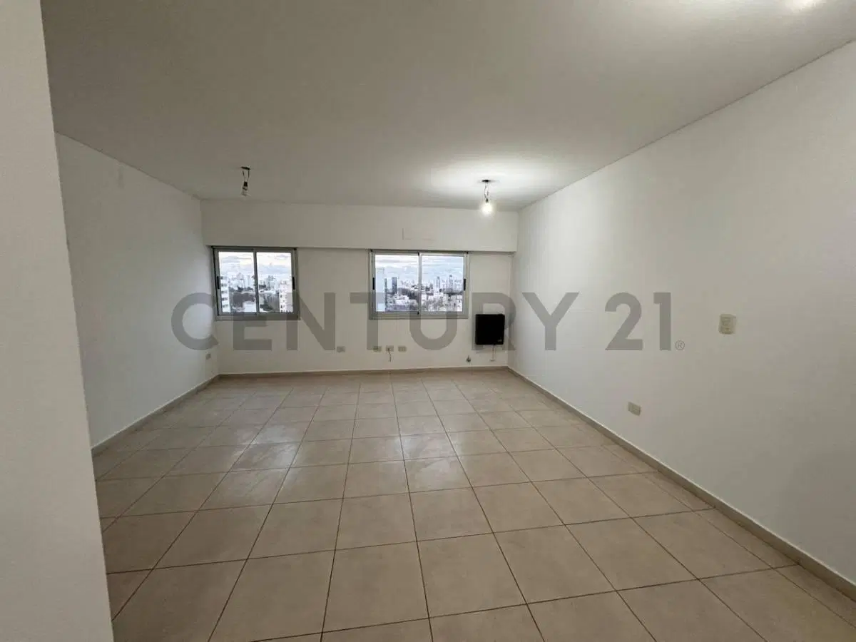 13 Y 64 EN ALQUILER - MONOAMBIENTE CON COCHERA 5