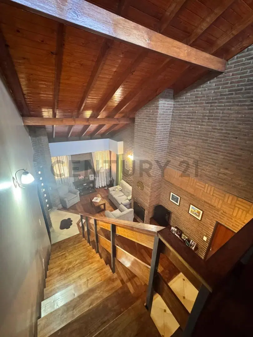26 e/ 54 y 55 - CASA EN VENTA APTO BANCO 5