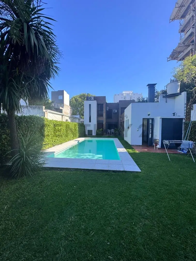26 e/ 54 y 55 - CASA EN VENTA APTO BANCO 2