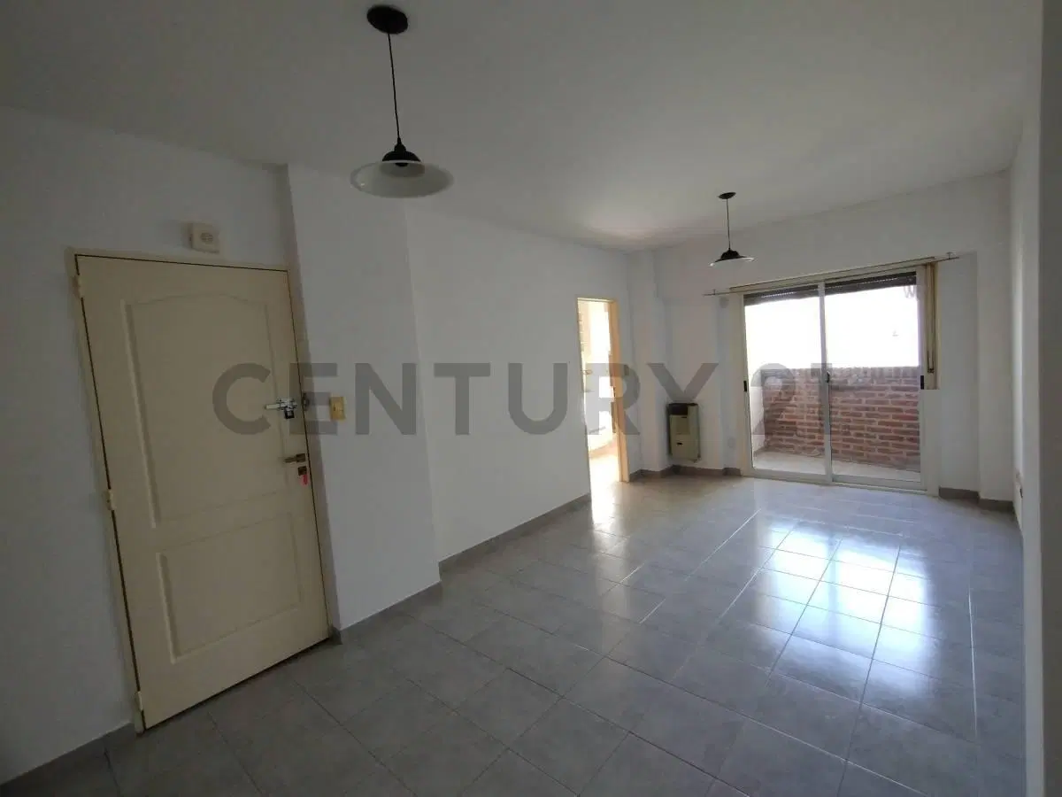 Departamento de 2 dormitorios con cochera en alquiler 8