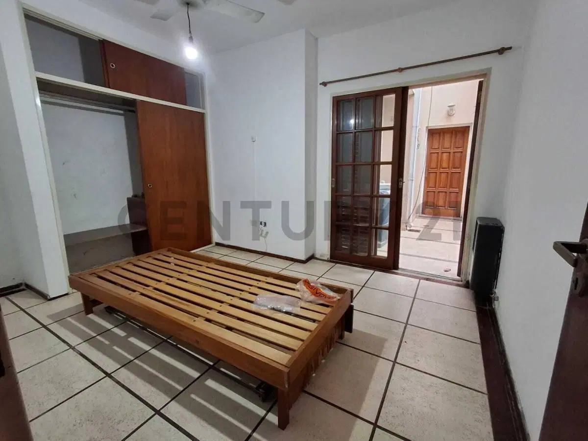 Diag. 73 entre 6 y Plaza Rocha - PH de dos dormitorios en alquiler 5