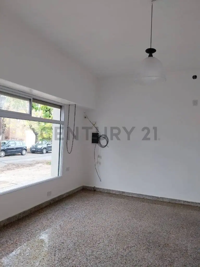 36 entre 5 y 6 - Local en ALQUILER 5