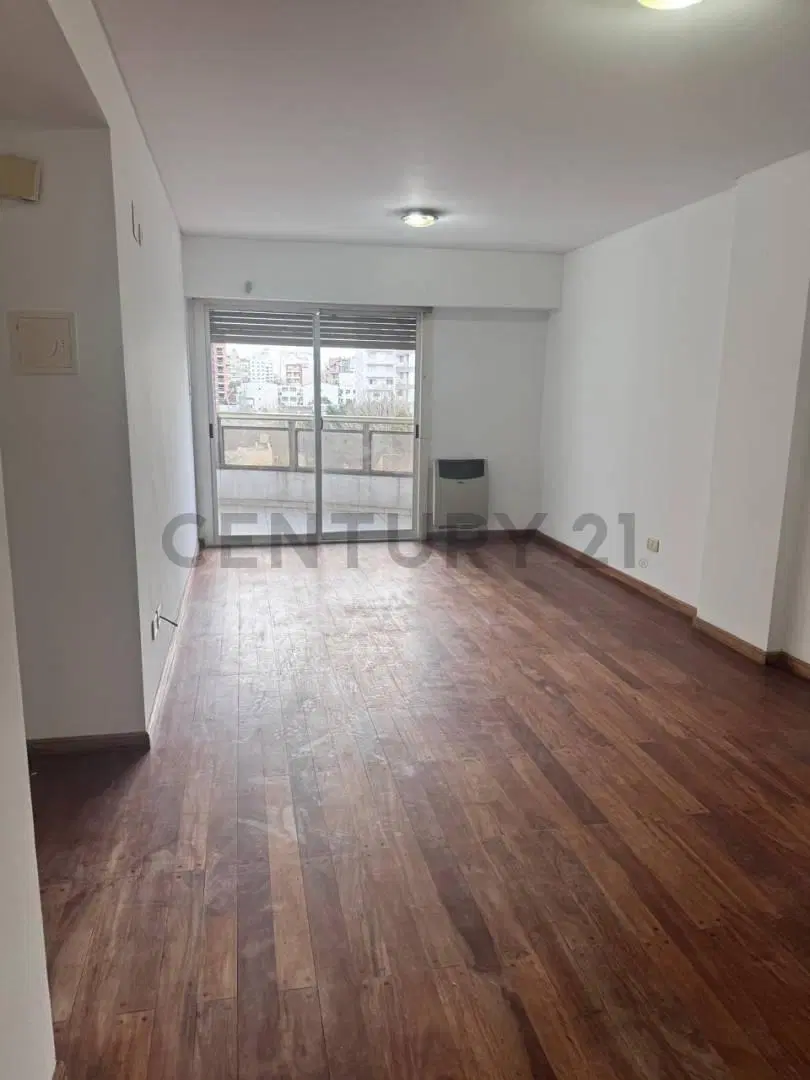 44 ENTRE 16 Y 17 - DEPARTAMENTO EN ALQUILER 1