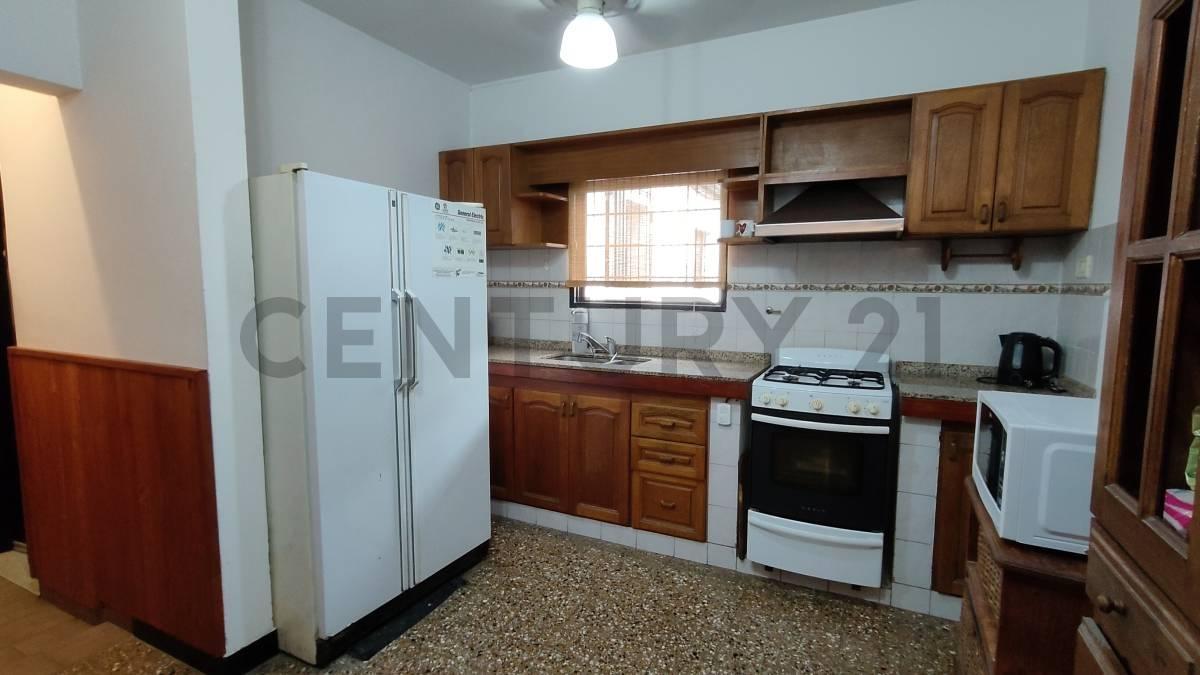 Foto de 68 e/ 20 y 21 - PH AL FRENTE TIPO CASA CON 3 DORMITORIOS GARAJE Y JARDIN, imagen 4