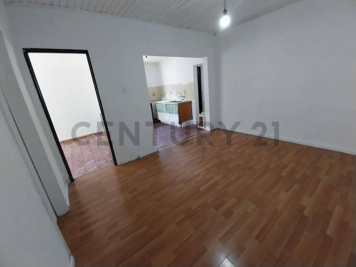 Foto de 138 BIS E/ 526 Y 527 - CASA A LA VENTA EN SAN CARLOS 3 HABITACIONES, imagen 5