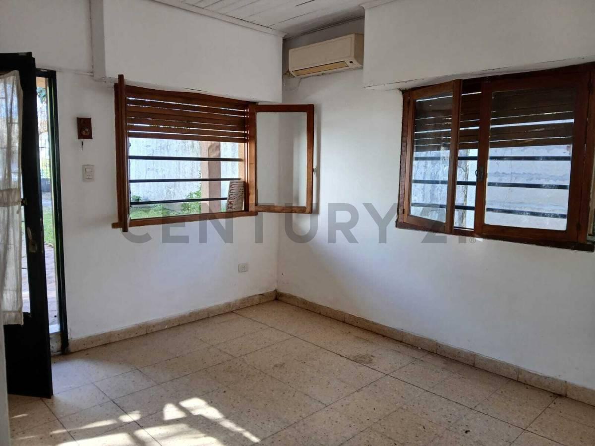Foto de 164 entre 66 y 67 - CASA EN ALQUILER EN LOS HORNOS, imagen 5