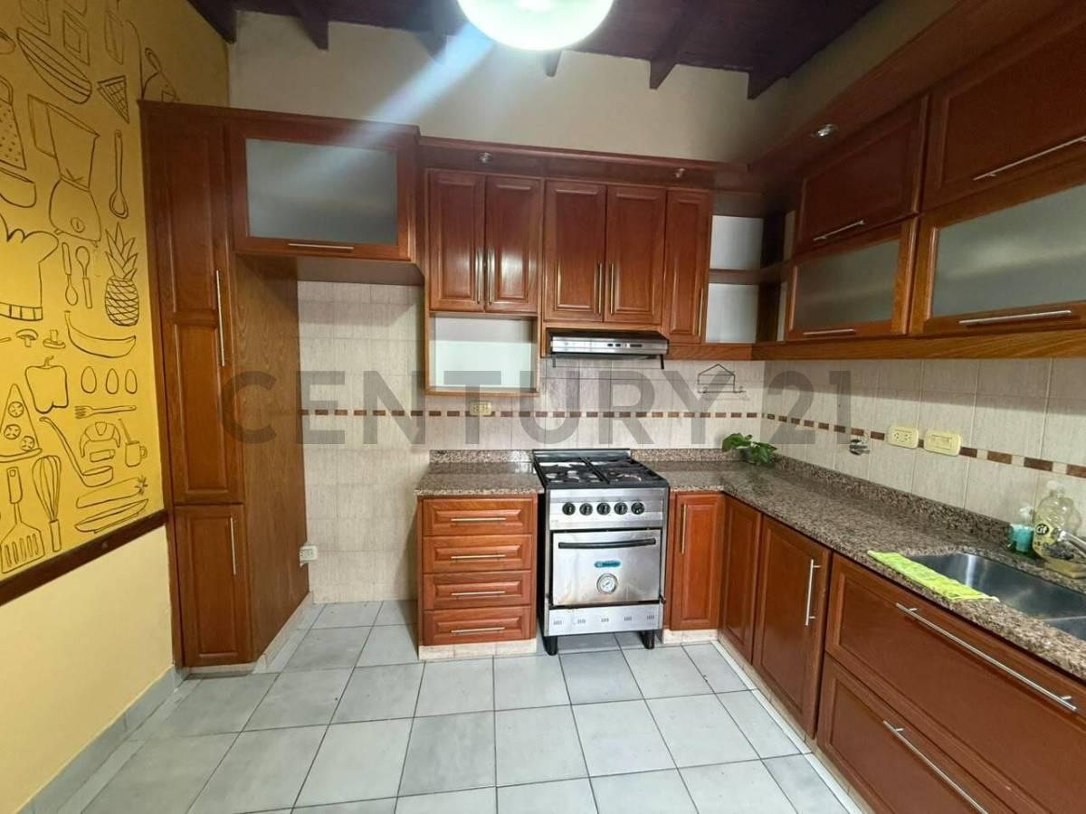 Foto de 69 y 1 - Departamento de 1 dormitorio en Alquiler - La Plata, imagen 3