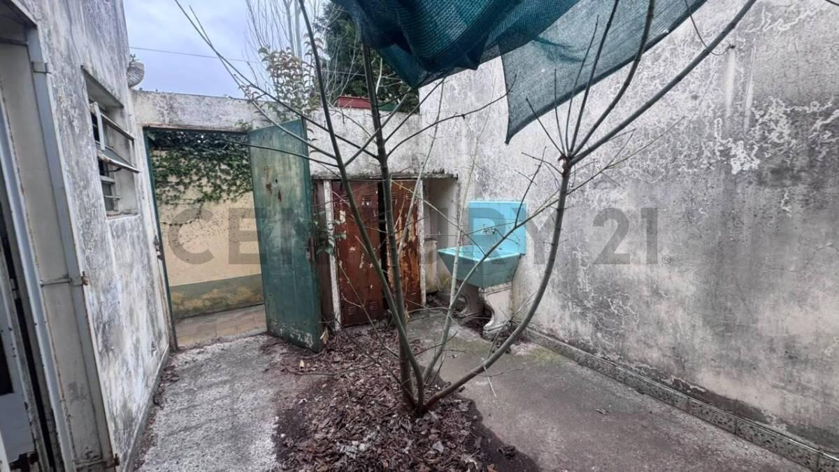Foto de 29 y 60 - 'H A REFACCIONAR DE UN DORMITORIO, imagen 4