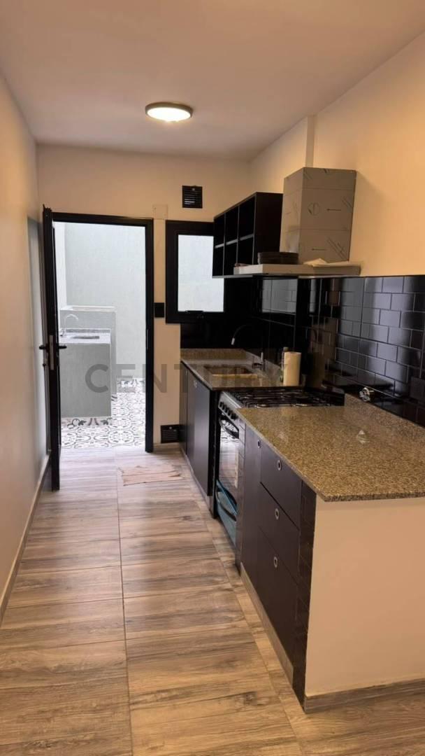 Foto de 64 115 Y 116 - PH REFACCIONADO EN VENTA - DOS DORMITORIOS Y DOS PATIOS, imagen 3