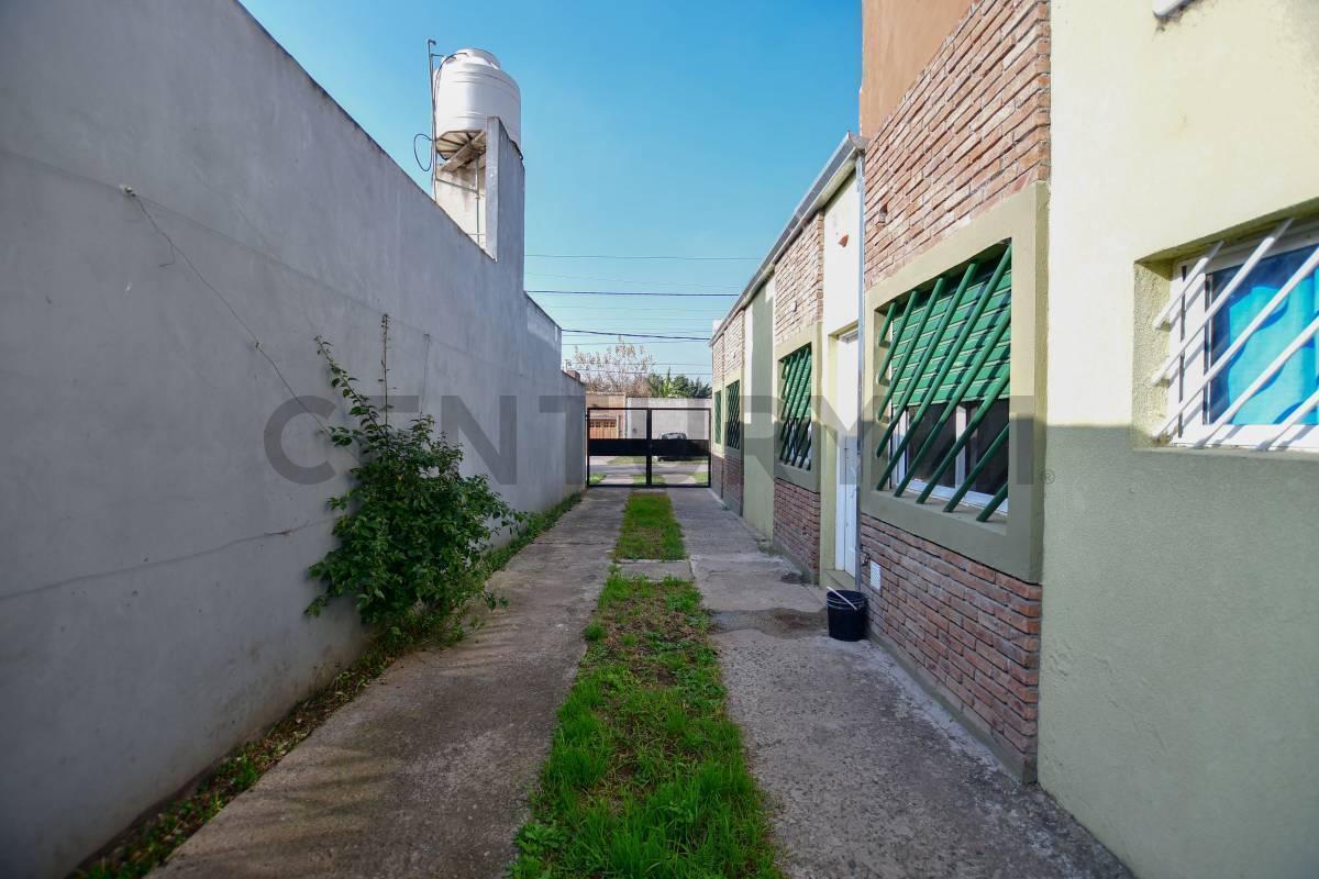 Foto de 46 y 158 - Casa en venta de 2 dormitorios y Galpón de 130m2 - Lisandro, imagen 5