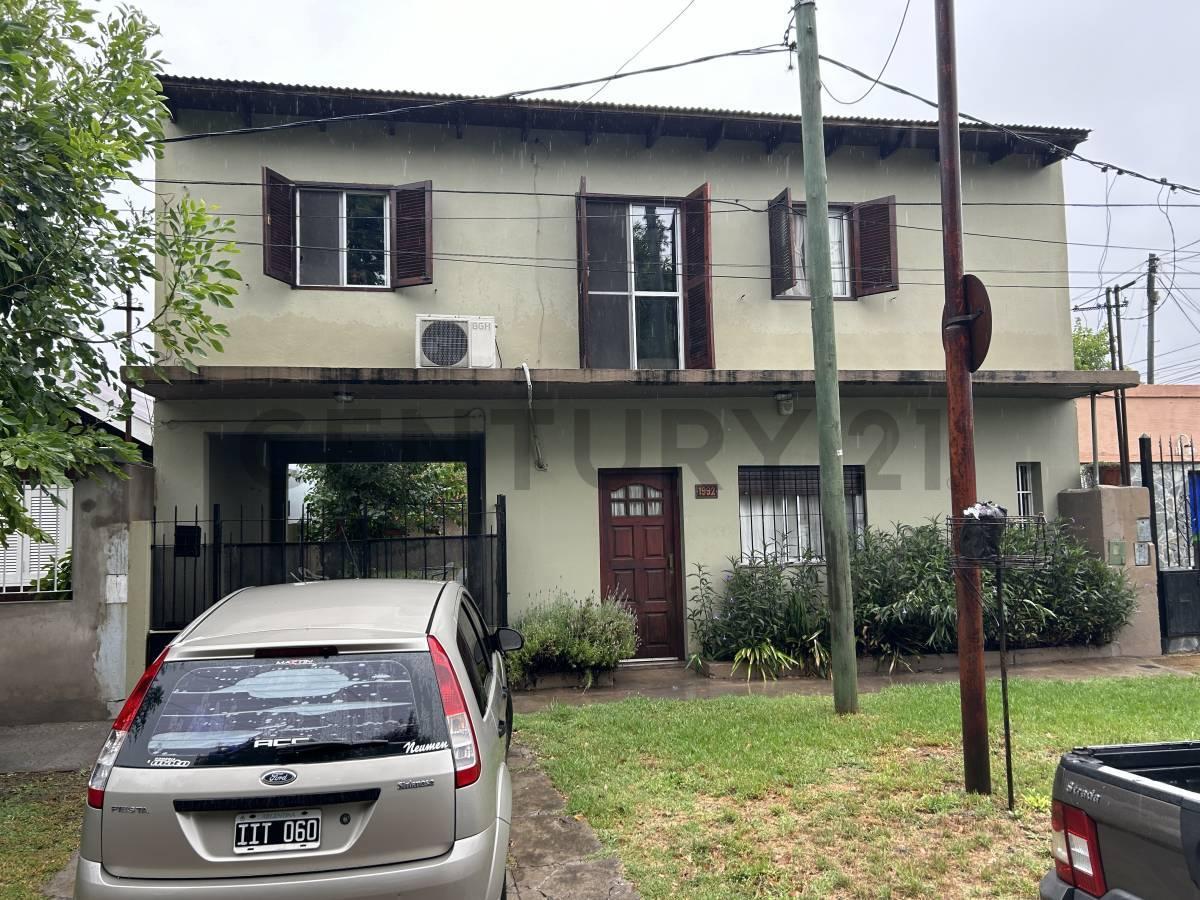 Foto de CASA EN VENTA 4 DORMITORIOS 46 Y 135, imagen 2