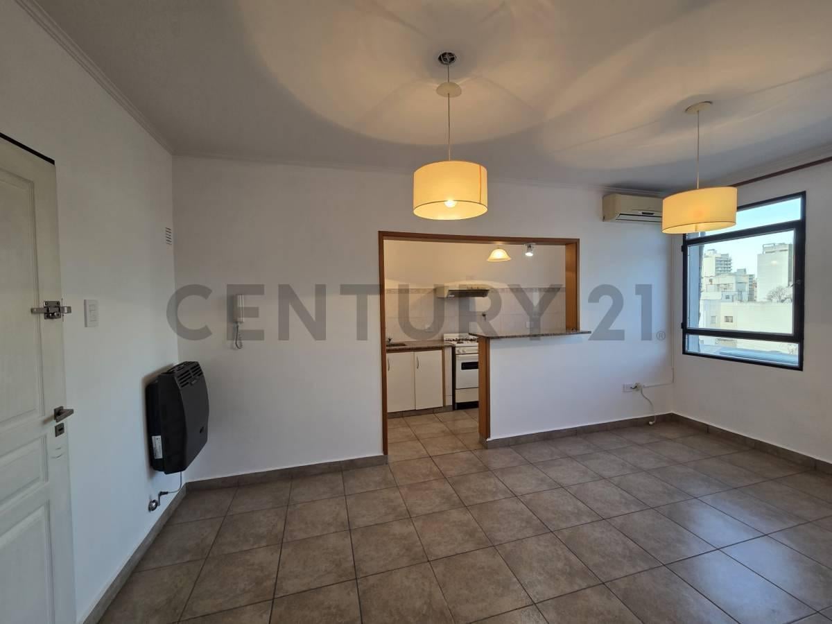 Foto de 37 entre 13 y 14 - Departamento de un dormitorio en alquiler, imagen 2