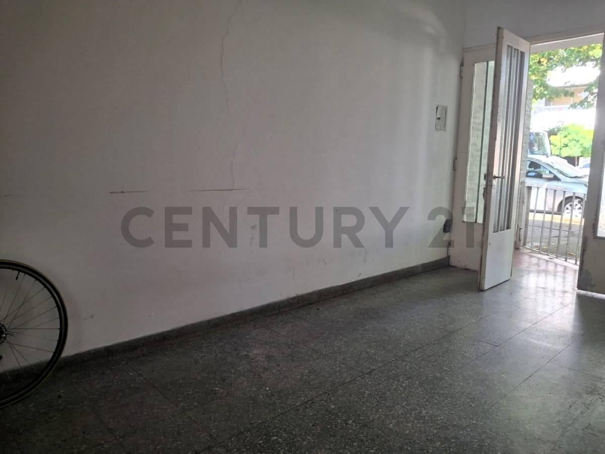 Foto de 38 ENTRE 26 Y 27 - CASA EN VENTA - APTO BANCO, imagen 3