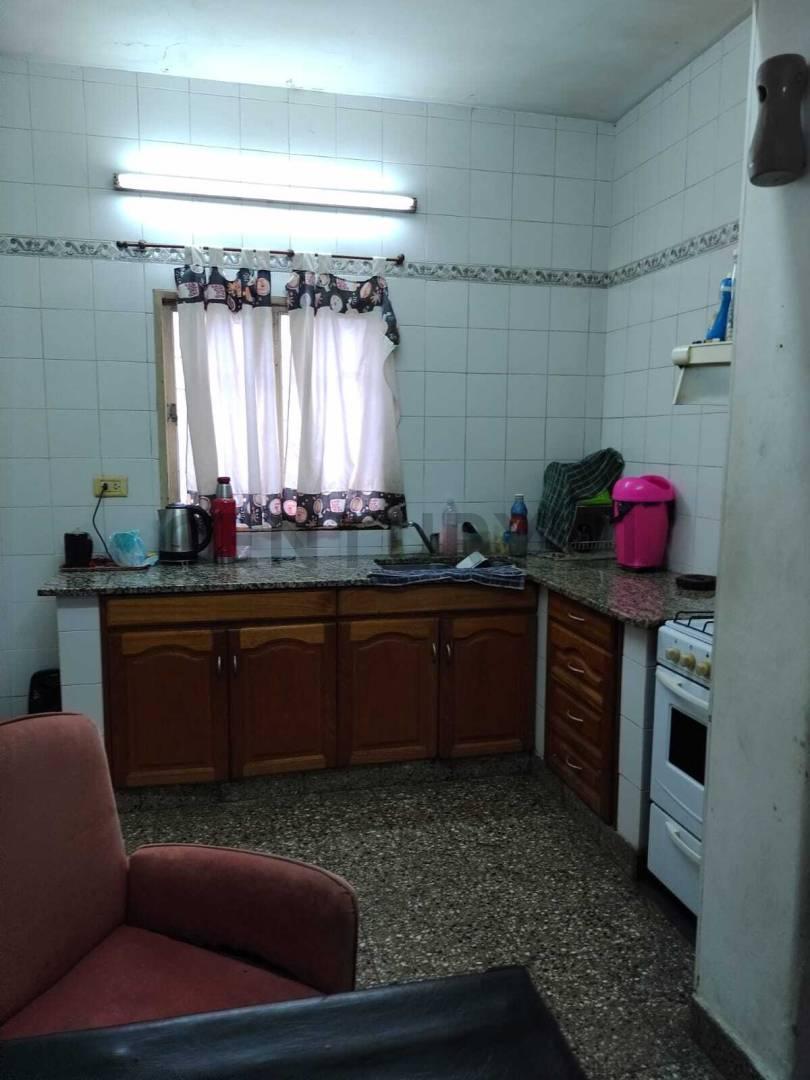 Foto de 37 Entre 120 y 121 - PH EN VENTA DE DOS DORMITORIOS CON PATIO, imagen 3
