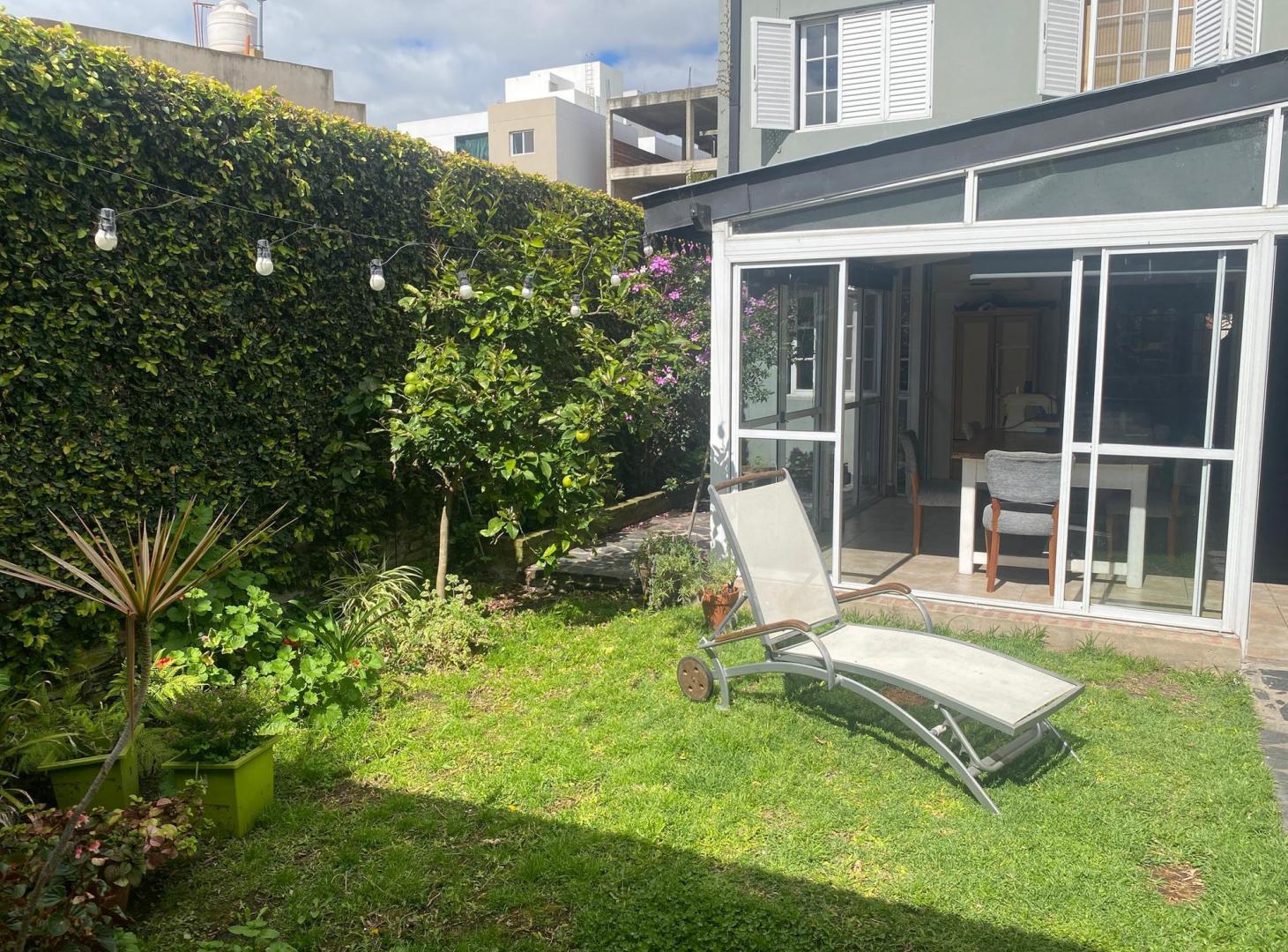 Foto de 40 e/ 9 y 10 - PH EN VENTA LA PLATA, imagen 1