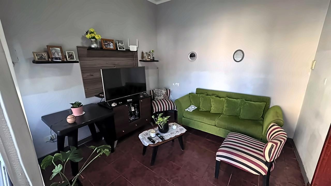 Foto de 518 y 4 - CASA DOS DORMITORIOS Y COCHERA EN VENTA, imagen 3
