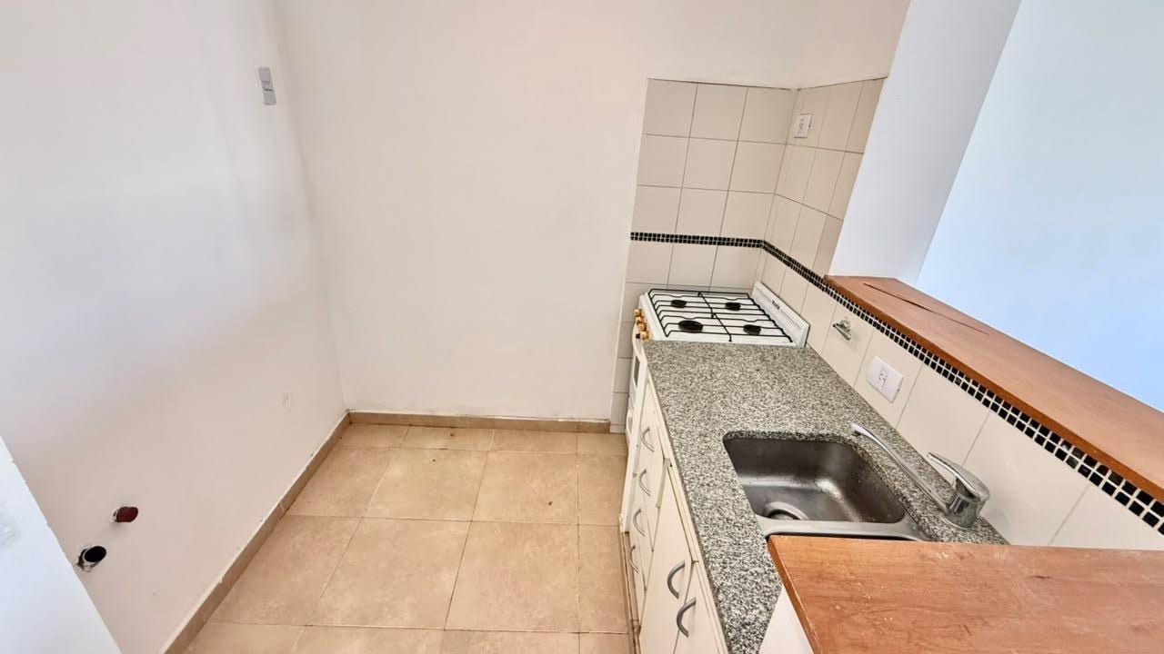 Foto de Departamento en alquiler en La Plata, imagen 4