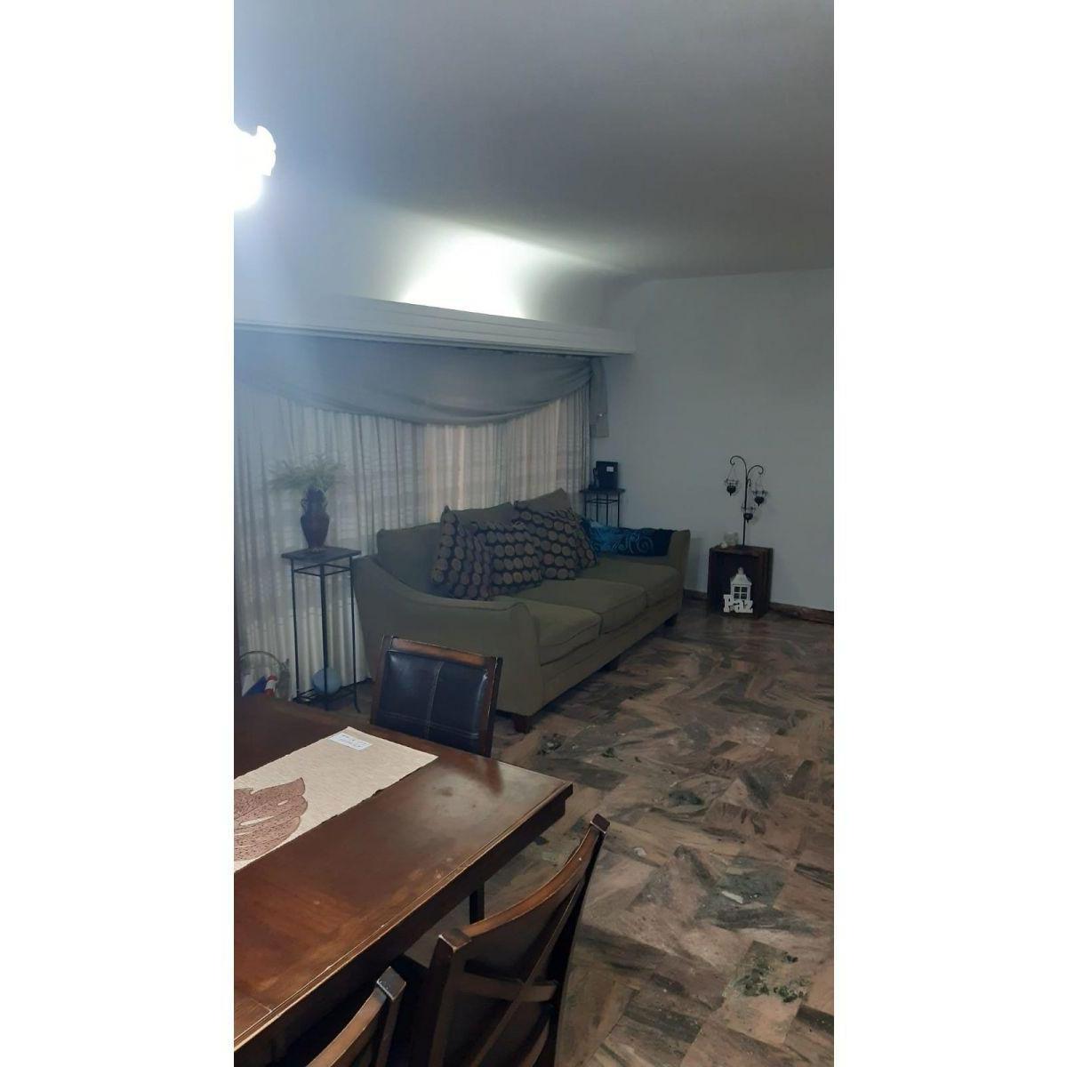 Venta Casa Señorial en B° Jorge Cura 2