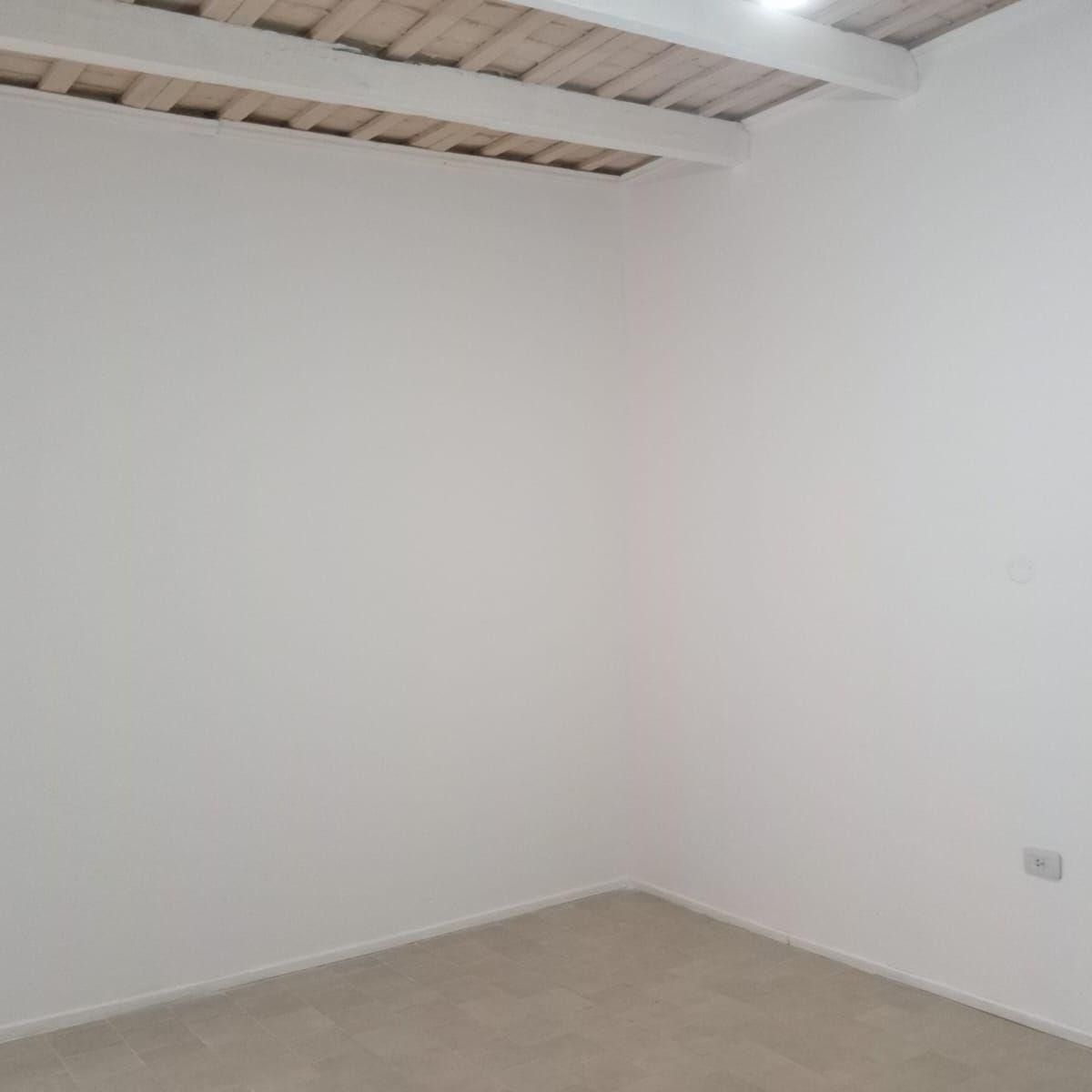 Vendo en Perez Casa de 2 Dorm. (Permuta Parcial por Terreno) 2