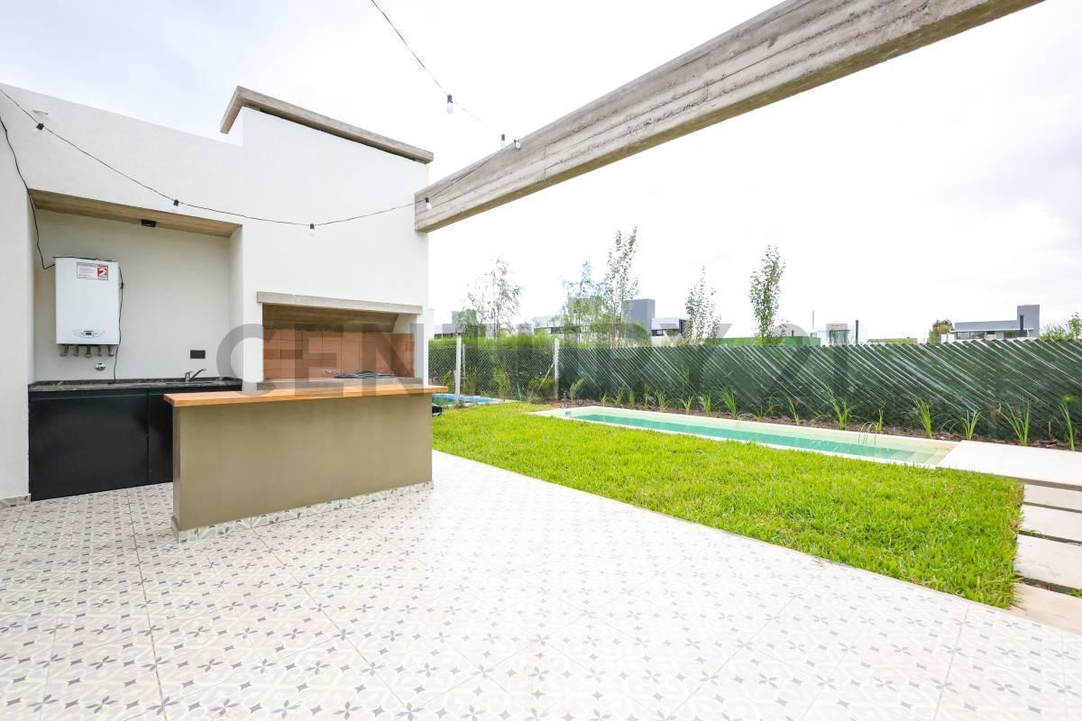 Casa a Estrenar con Piscina en Venta en Barrio El Quimilar, City Bell, La Plata 1