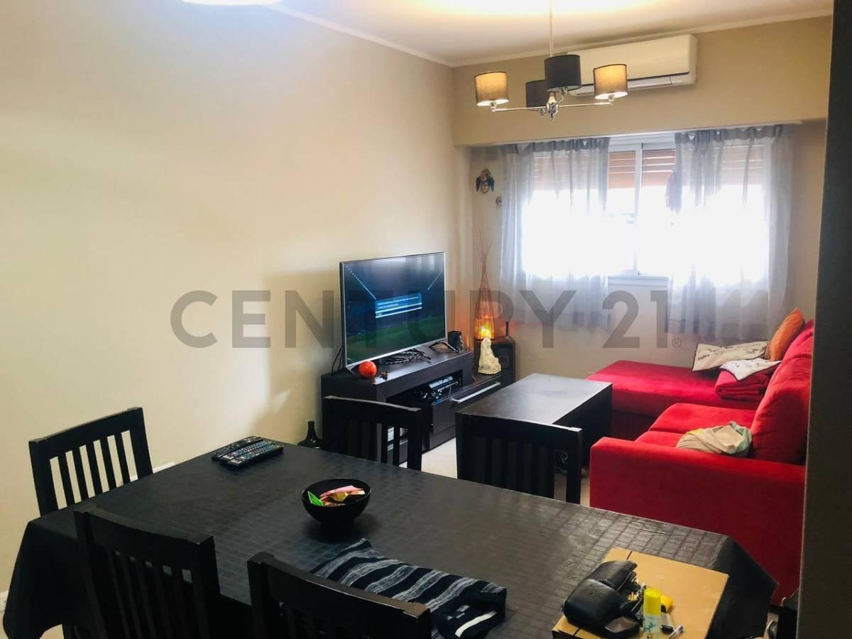 Foto de Departamento de 2 dormitorios con patio, baulera interna y 2 cocheras, imagen 4