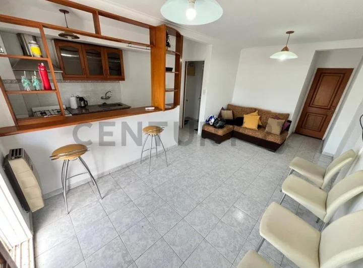 Departamento de 1 dormitorio con cochera en alquiler en La Plata 2