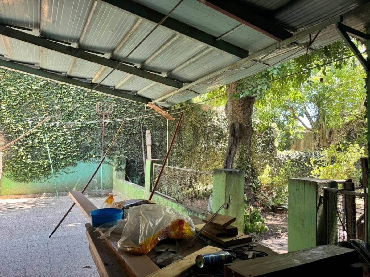 Foto de Casa a Refaccionar en Venta en La Plata, imagen 3