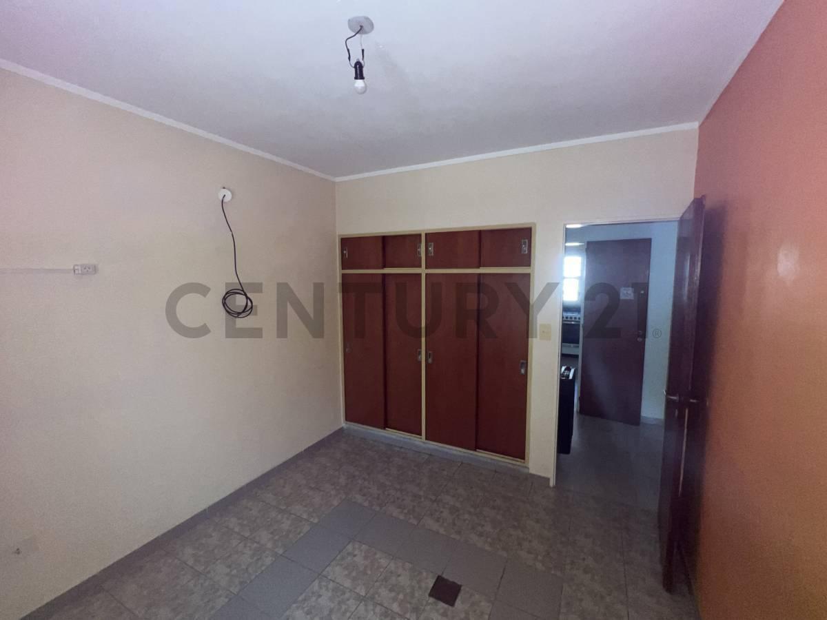 Departamento de 3 Dormitorios Tipo Casa en Alquiler