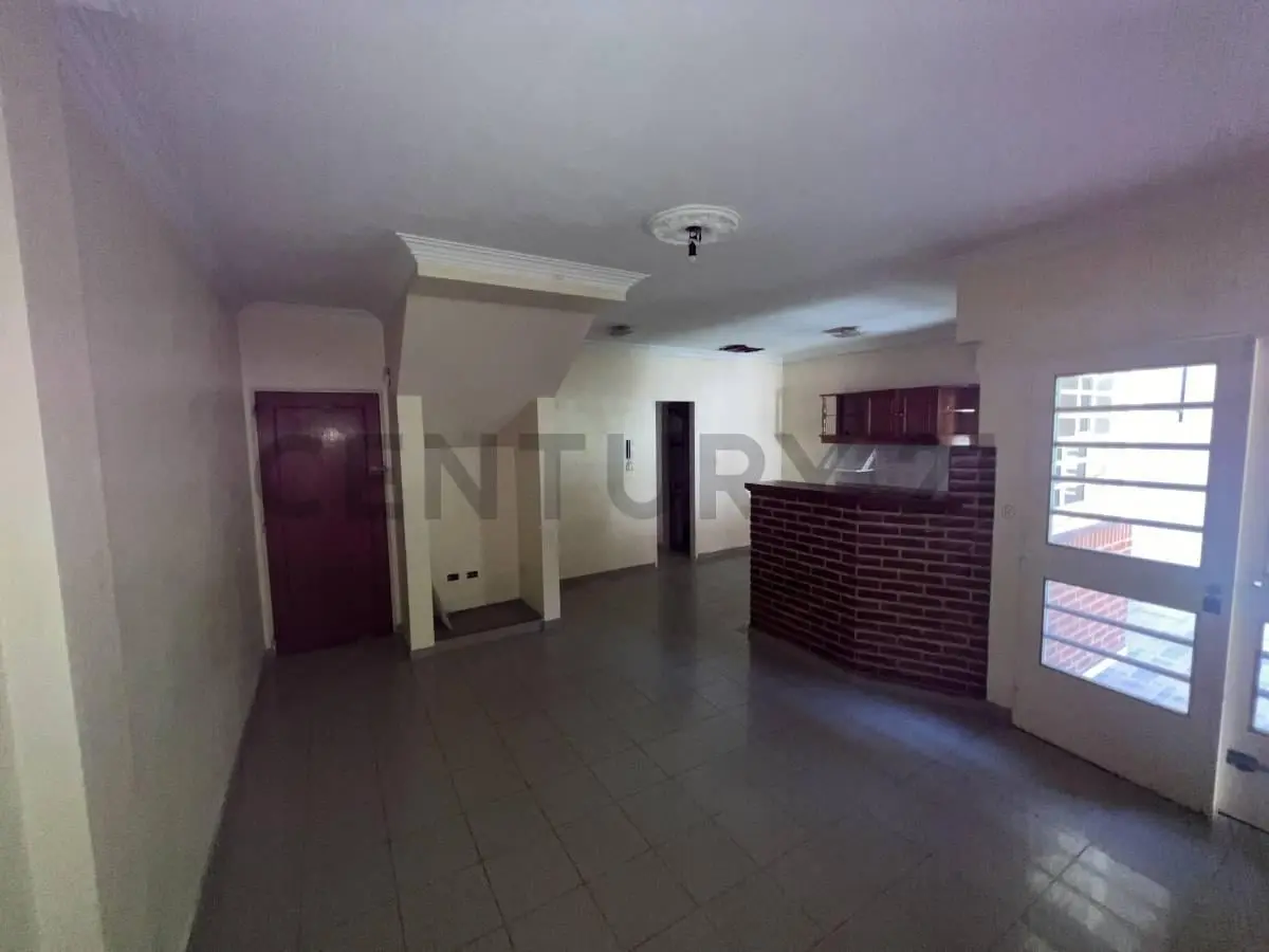 Departamento de 3 Dormitorios Tipo Casa en Alquiler 5
