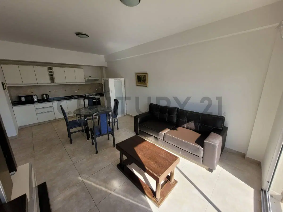 Departamento de 2 Dormitorios con Cochera en Venta 3