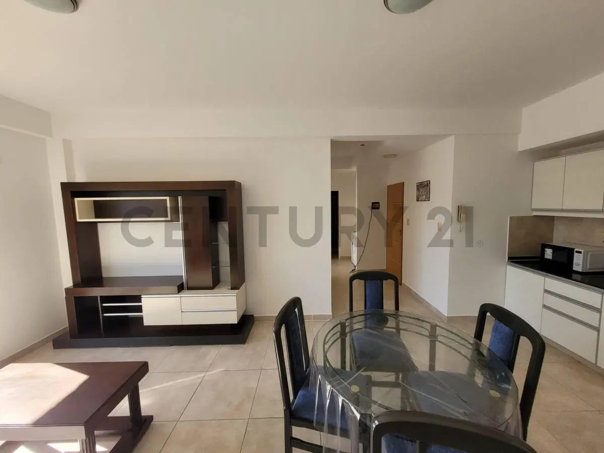 Departamento de 2 Dormitorios con Cochera en Venta 2