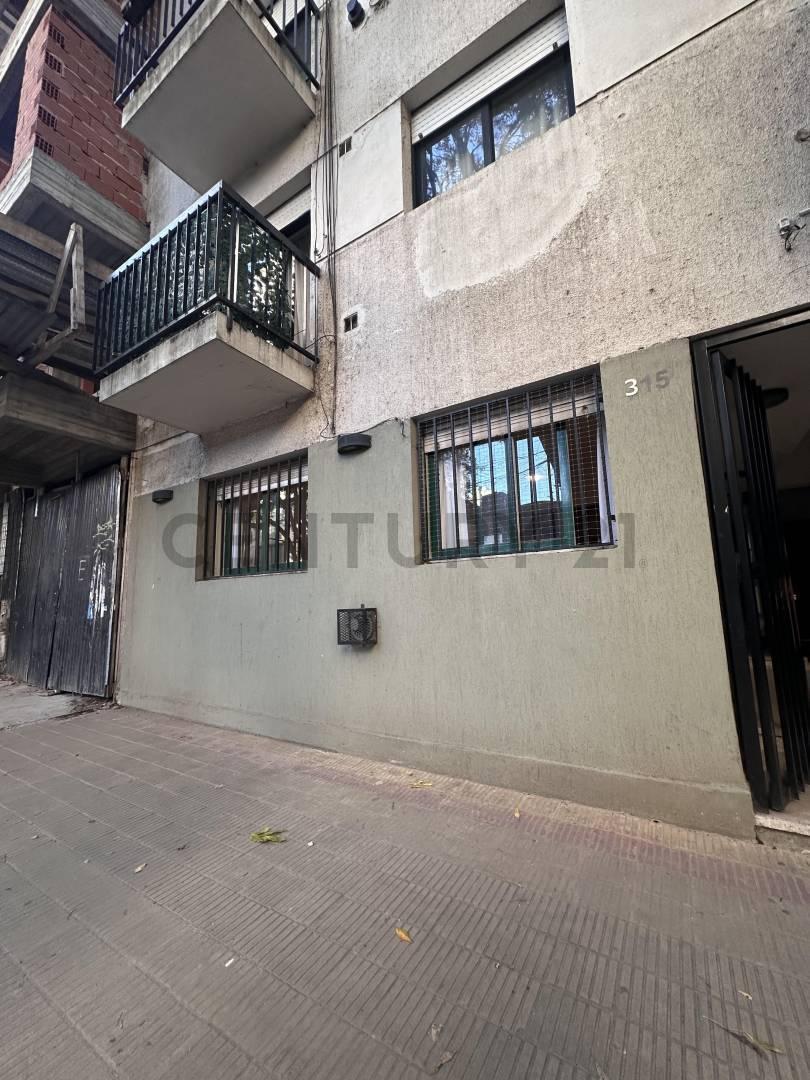 Departamento en Venta en Planta Baja con patio y cochera, La Plata