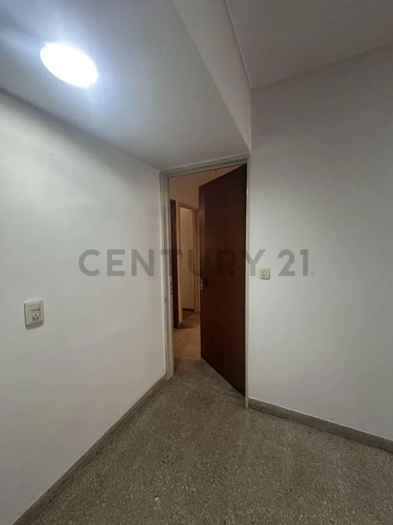 Departamento en Venta en Planta Baja con patio y cochera, La Plata 2