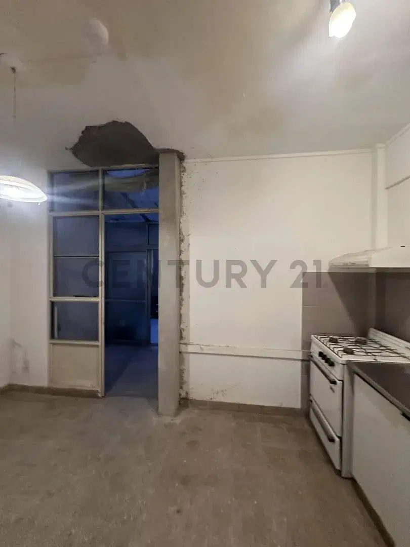 Departamento en Venta en Planta Baja con patio y cochera, La Plata 3