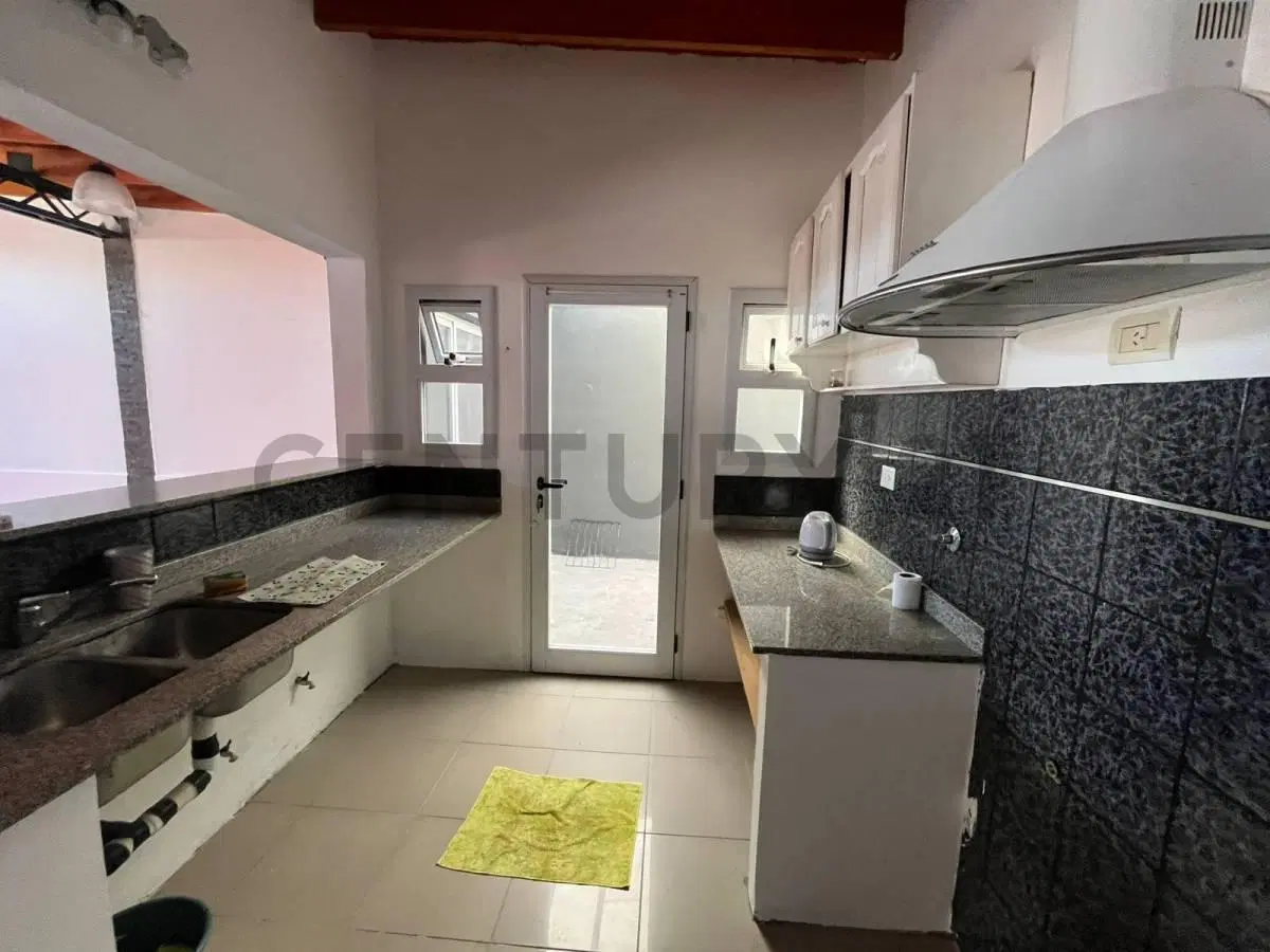 Casa de 3 Dormitorios en Venta en Sicardi 5
