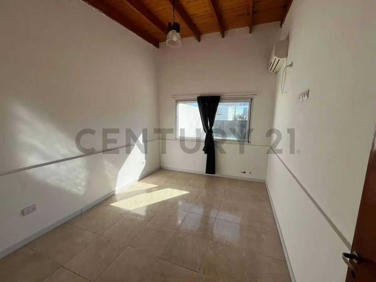 Casa de 3 Dormitorios en Venta en Sicardi 3