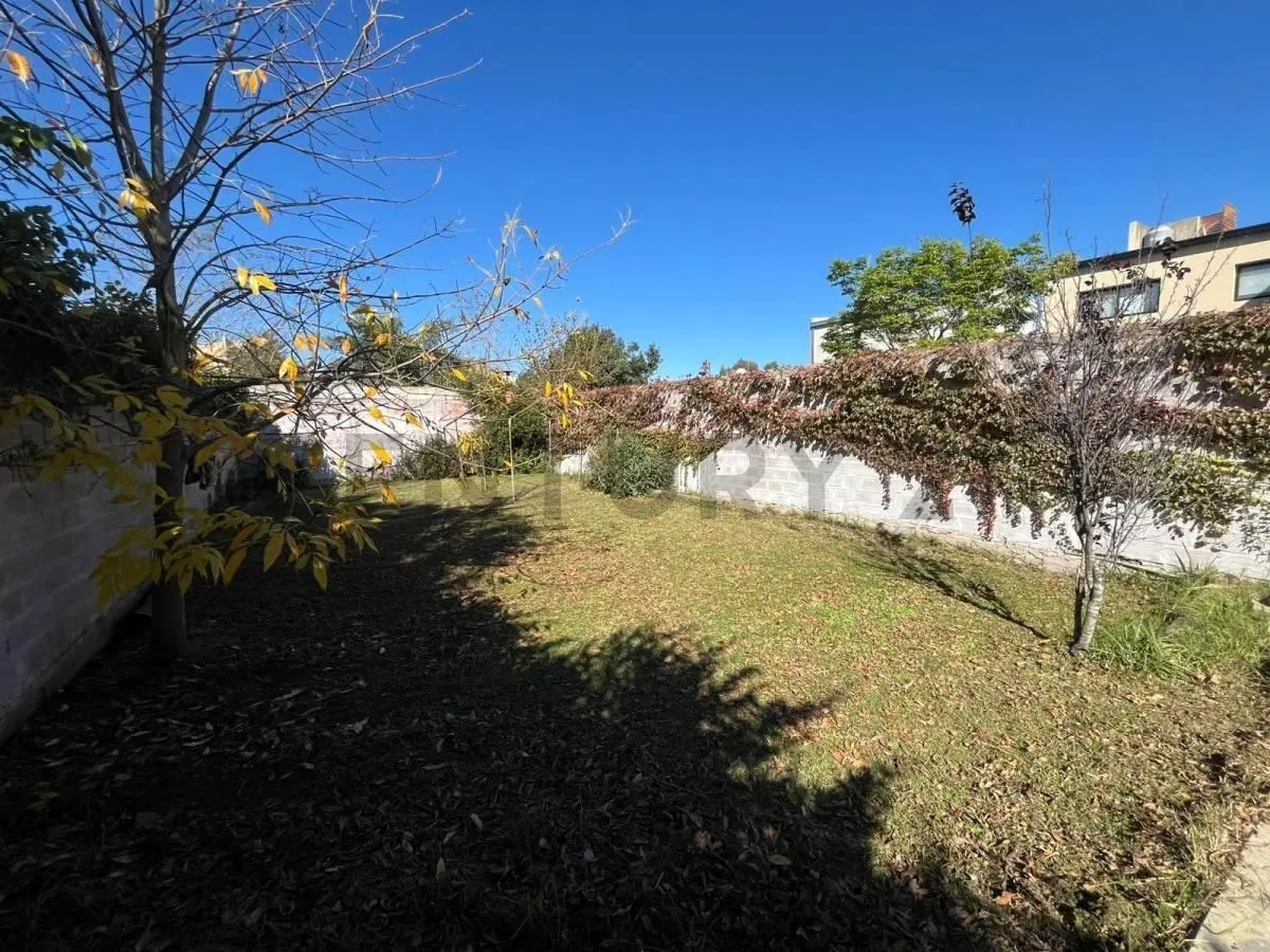 Casa de 3 Dormitorios en Venta en Sicardi 4